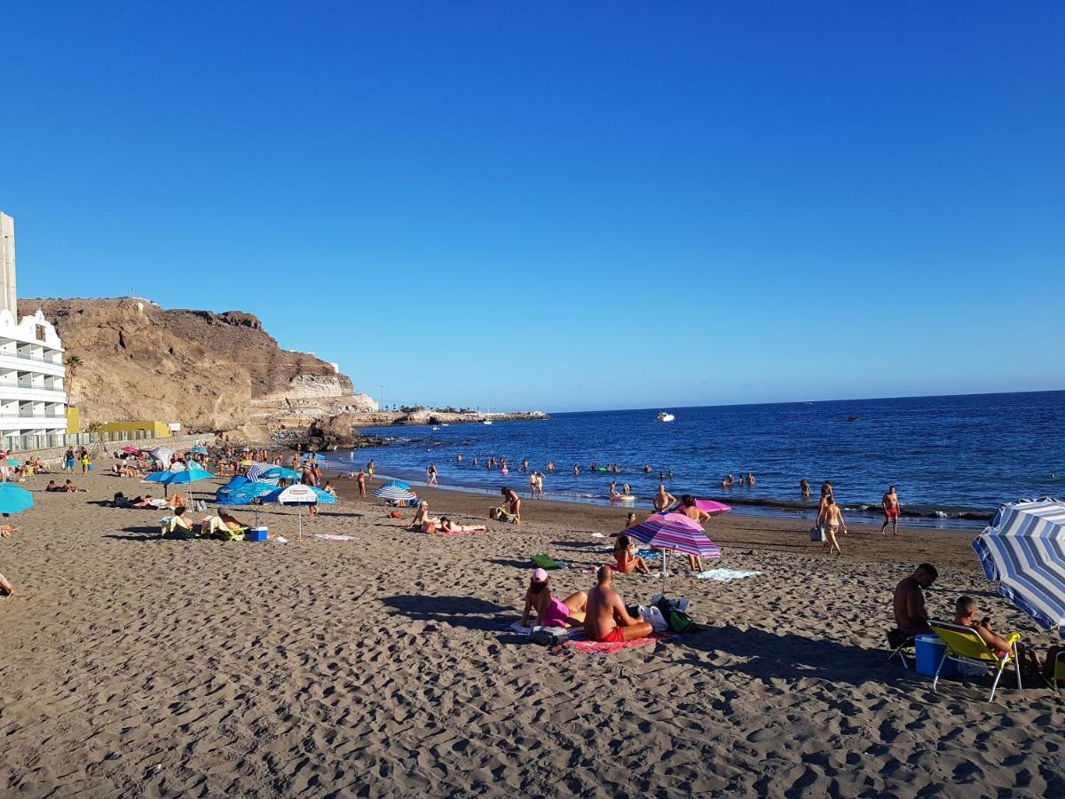 Seaside Haven: Deluxe Seaview Apartment with Heated Pools Playa Del Cura  Exterior photo