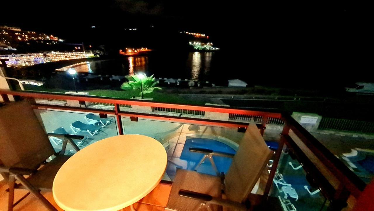 Seaside Haven: Deluxe Seaview Apartment with Heated Pools Playa Del Cura  Exterior photo