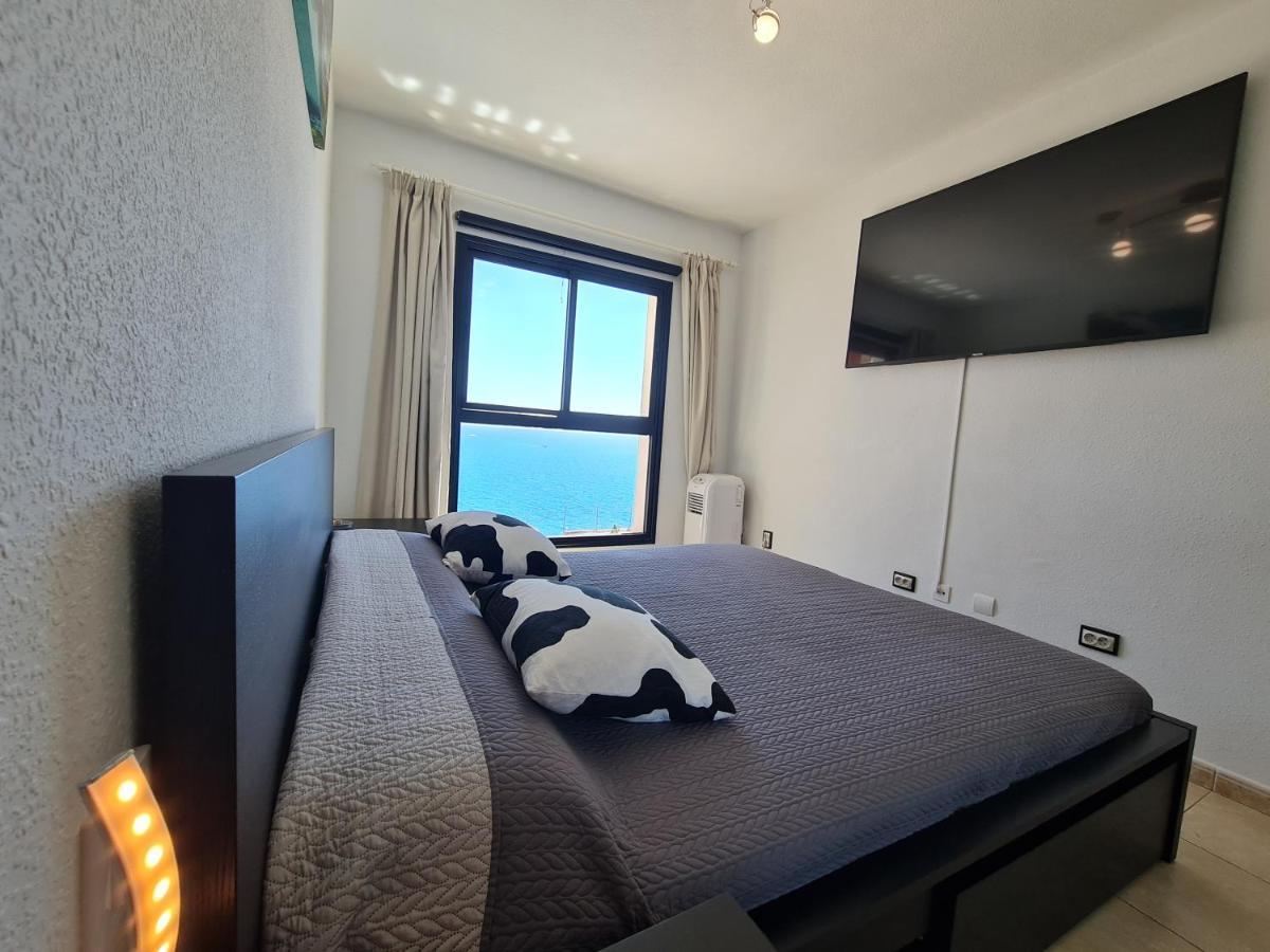 Seaside Haven: Deluxe Seaview Apartment with Heated Pools Playa Del Cura  Exterior photo