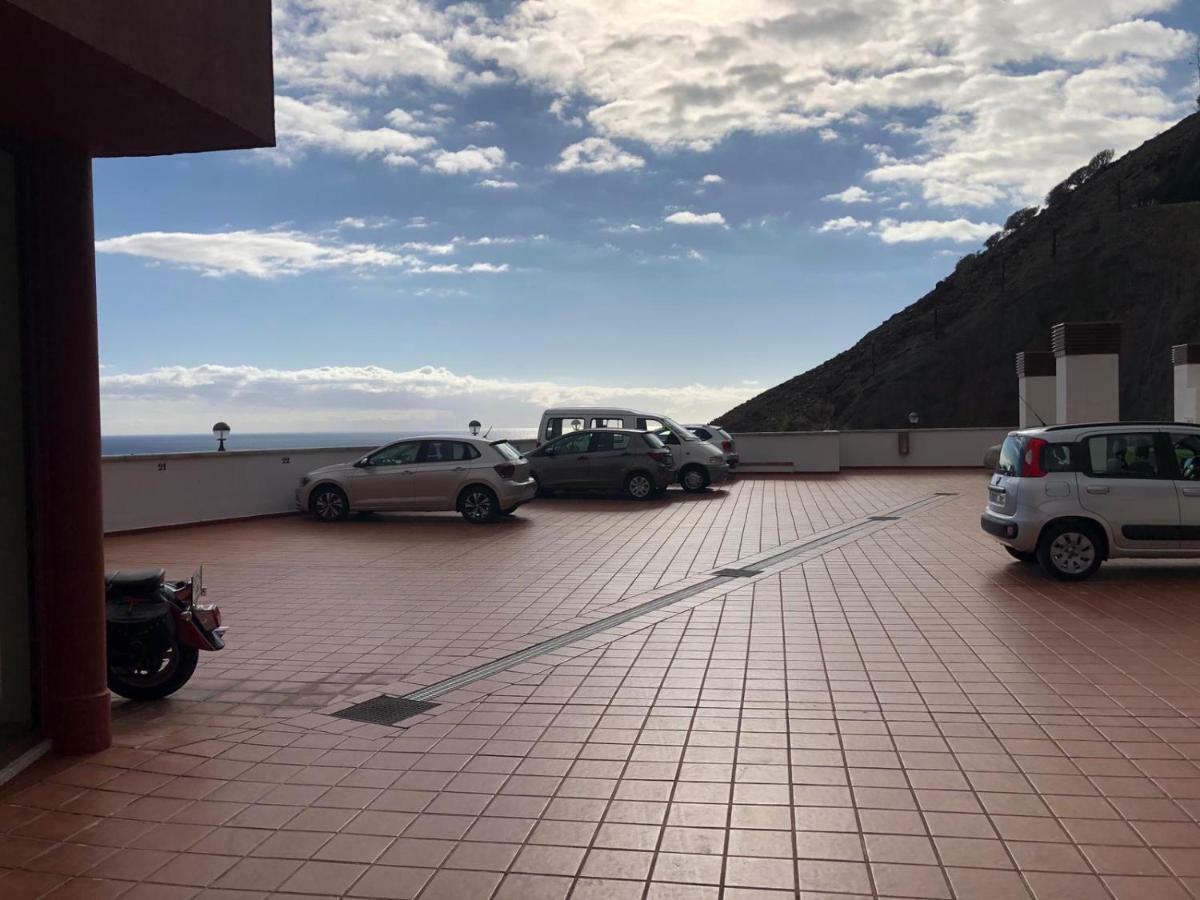 Seaside Haven: Deluxe Seaview Apartment with Heated Pools Playa Del Cura  Exterior photo