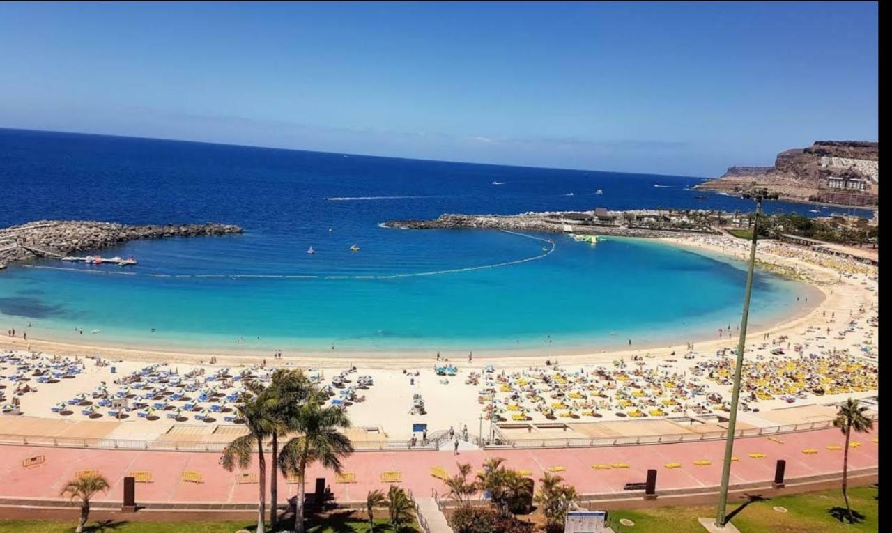 Seaside Haven: Deluxe Seaview Apartment with Heated Pools Playa Del Cura  Exterior photo