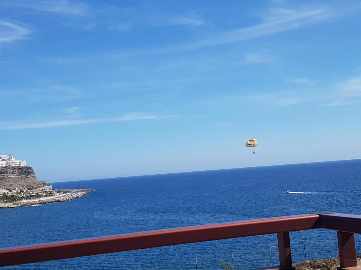 Seaside Haven: Deluxe Seaview Apartment with Heated Pools Playa Del Cura  Exterior photo